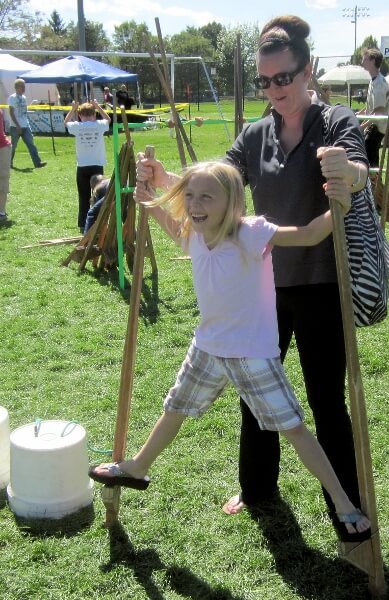 IMG_2168 (2) (389x600) So fun! Splits on stilts!