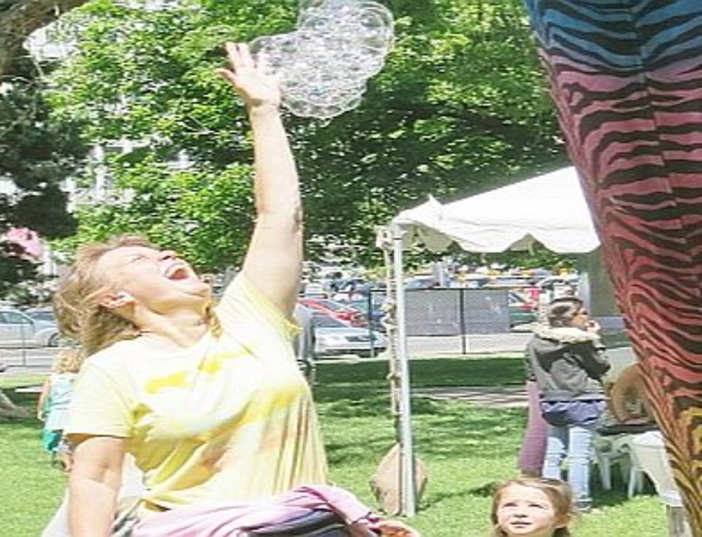 Nebraska State Fair Giant Puppets in the wind! Stilts on the ground